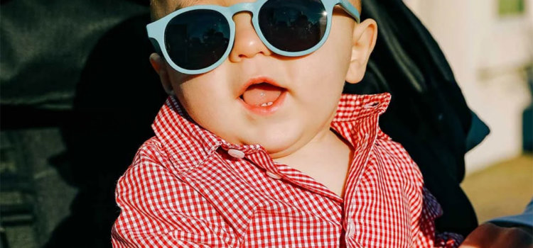 Quando os bebês deveriam começar a usar óculos de sol?